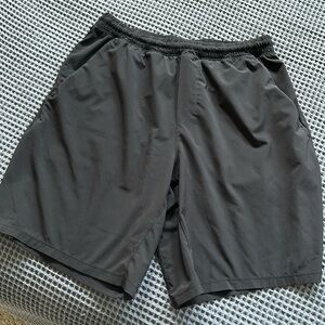 Lululemon Pace breaker linerless men’s shorts, size L